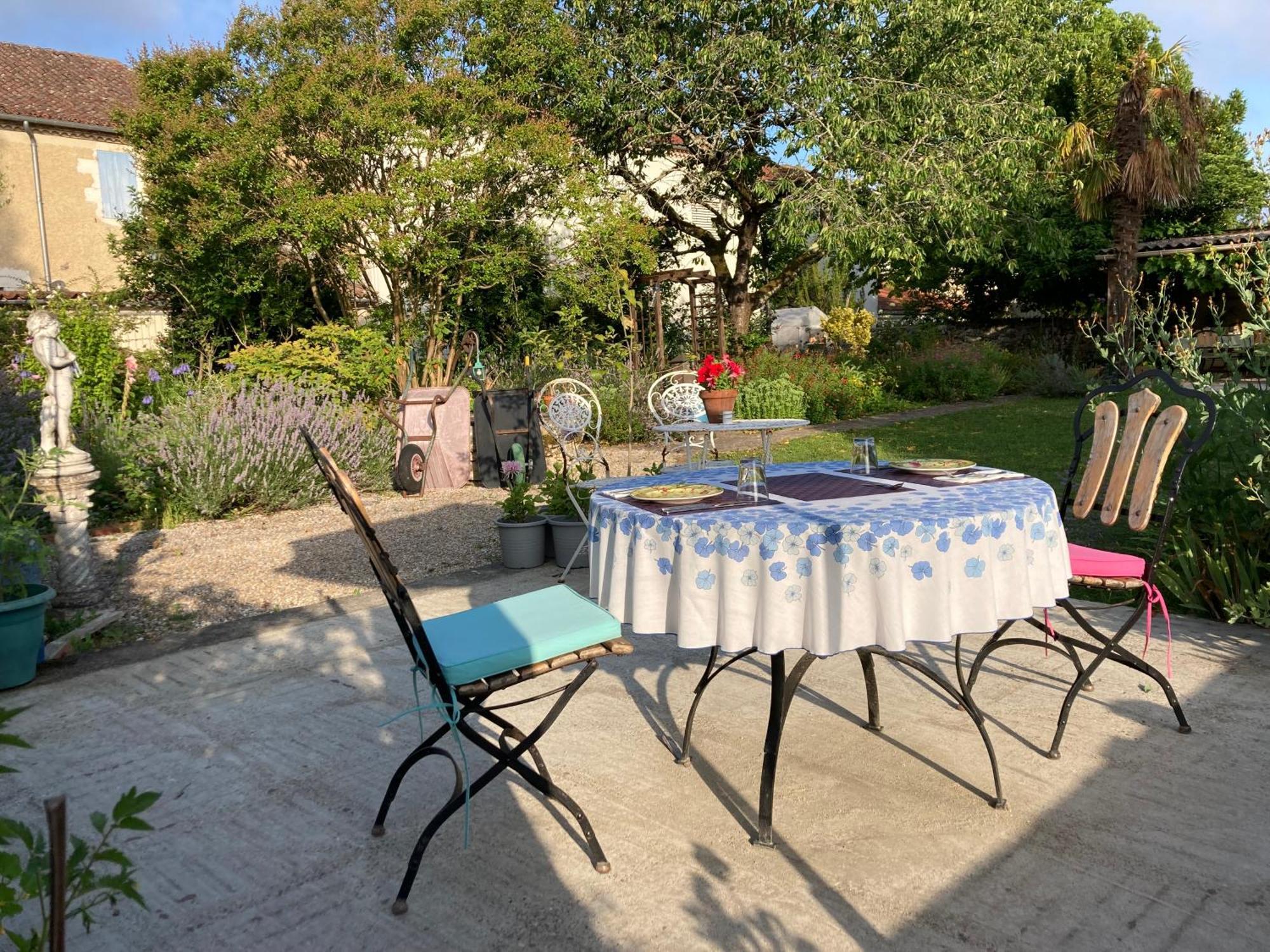 Le Petit Cochon Bed & Breakfast Valence-sur-Baise Luaran gambar